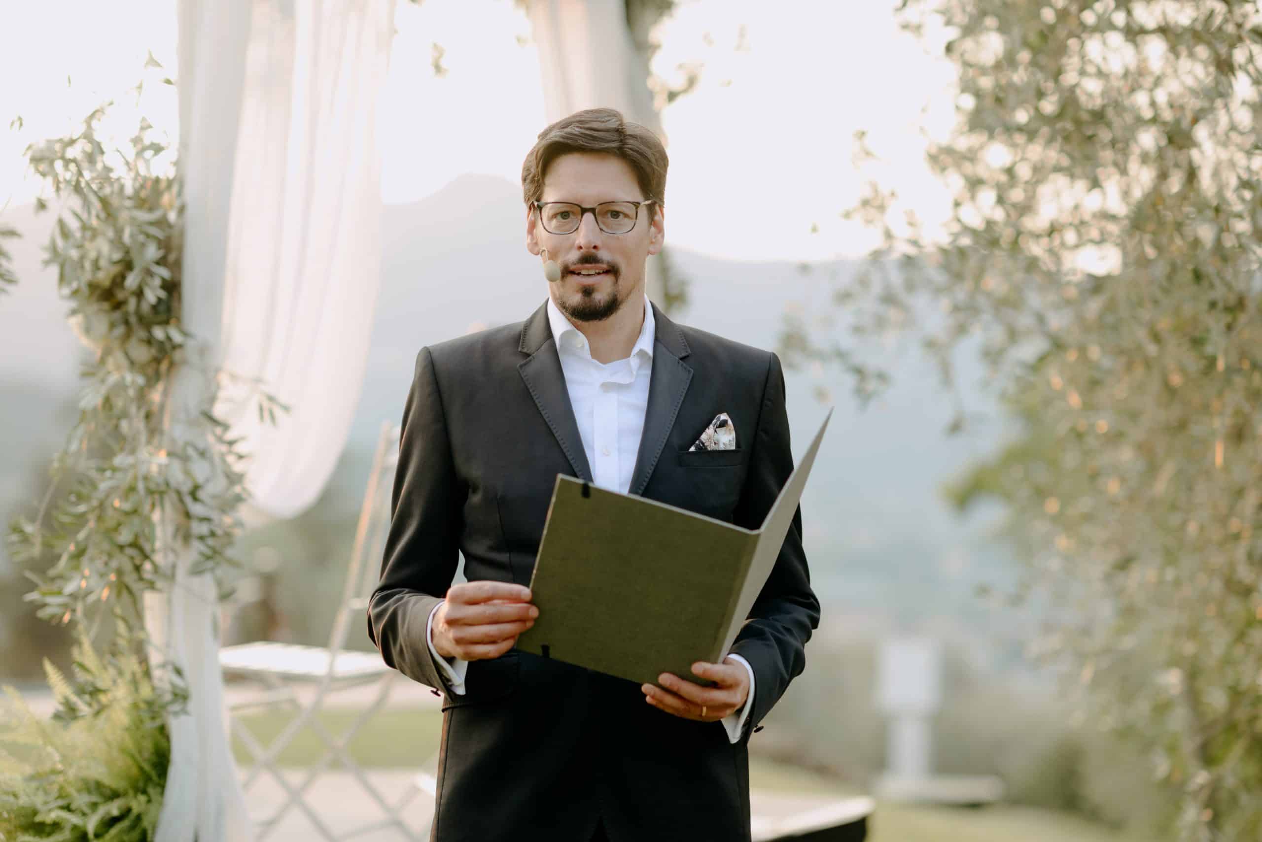 Multilingual Wedding Celebrant Fernando Tiberini